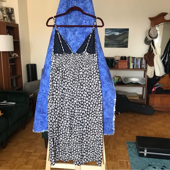 Urban Outfitters floral print dress size large - Picture 2 of 10